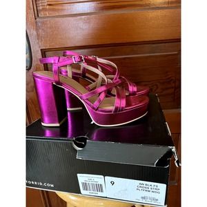 NEW Torrid HOT pink metallic strappy heals